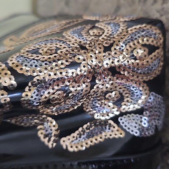 Elegant Black With Gold/ Silver Sequin Flowers Vinyl Women's Handbag/Crossbody - Picture 6 of 8